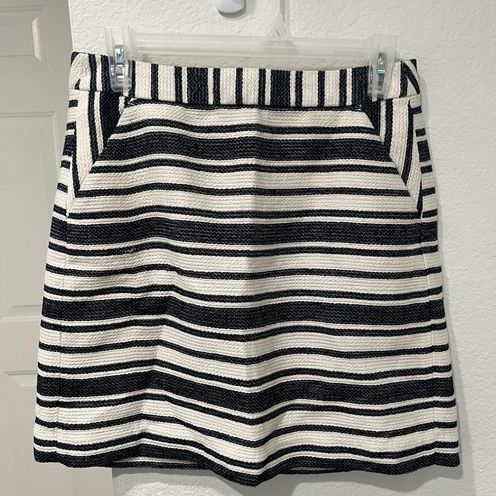Banana Republic A-Line Mini Skirt Sz 2 Navy Blue and White